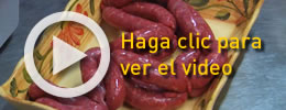 Los cambios de la simple y clásica salchicha de cordero de África Septentrional y Medio Oriente, llamada mirkas o merguez, son un típico ejemplo de las transformaciones culinarias que aportó el comercio europeo del chile Capsicum oriundo del Nuevo Mundo. Aunque en una receta que data del siglo XIII esta preparación se condimentaba abundantemente con pimienta negra, canela y cilantro, en la actualidad el merguez se define por el intenso calor del Capsicum seco, y se disfruta desde Nueva York a Hong Kong.