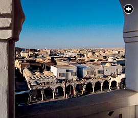 Oasis capital of one of Algeria's 48 provinces, El-Oued, population 110,000, was called "the city of a thousand domes" by early 20th-century traveler Isabelle Eberhart. 