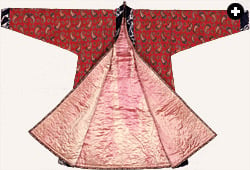 This robe was presented in 1869 by Yakub Beg, ruler of Kashgar (now in Xinjiang, China) to British emissary Robert Shaw.