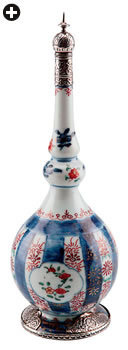 During the 17th and 18th centuries, porcelain rosewater sprinklers were a popular export item from China to Islamic lands.