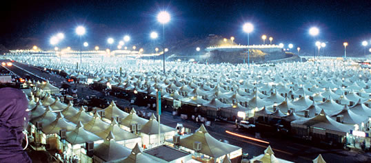 A neatly arrayed city of 40,000 tents is provided by Saudi authorities each year for Muslims making the pilgrimage to Makkah. It recalls—and exceeds in size—the tent cities that amazed western visitors to Muslim lands in the Middle Ages. 