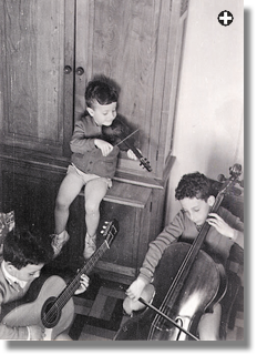Growing up in Madrid with brothers Luis (center), Carlos (right) and Gregorio (not shown), Eduardo (left) recalls, "We loved all kinds of music, not only classical. And in our house there was no television. Only music."