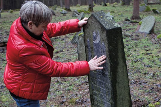 It was when she found Kruszyniany’s Tatar mizar (cemetery), Bogdanowicz says, that for the first time, “I thought of myself as a Tatar of Polish origin. I had to come back.” 
